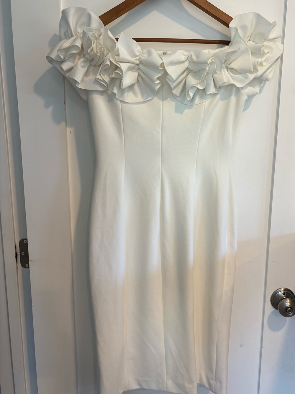 Calvin Klein White Off Shoulder Ruffle Sheath Dress Size 6 - Picture 4 of 15